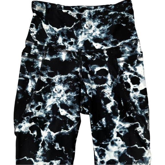 Old Navy Active Leggings Black White Marble Print Size XS - Picture 1 of 5